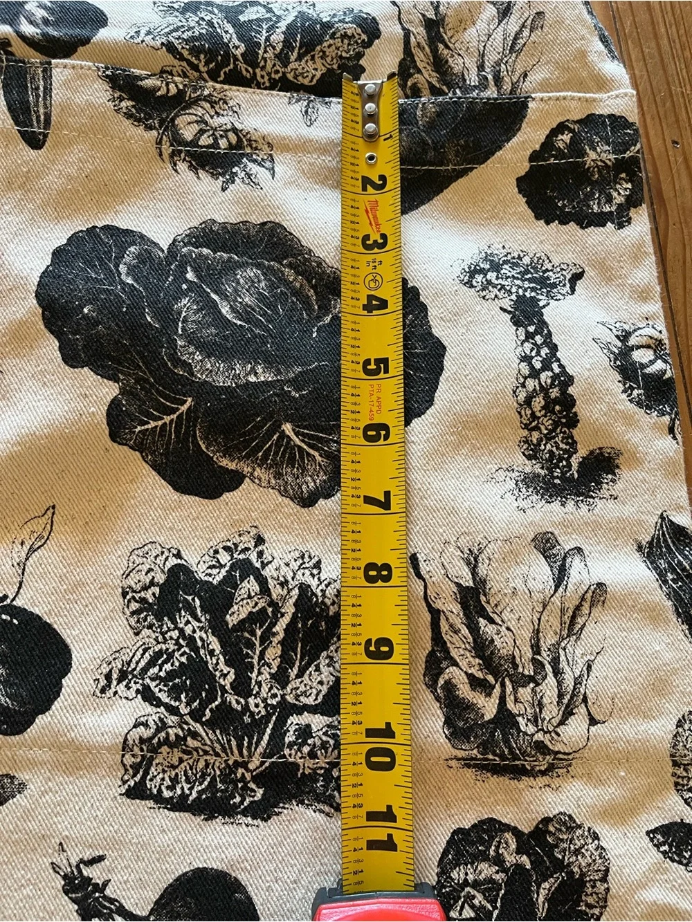 Black & Cream Canvas Vegetable Print Kitchen Apron